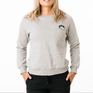 Gray Mountain Patch Crew Neck Sweatshirt (Medium)